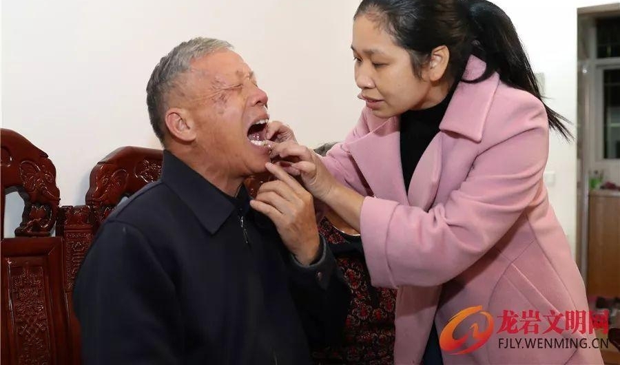 ���أ�������˭���ڴ����Ϻ�ȫ�����ڼ�������