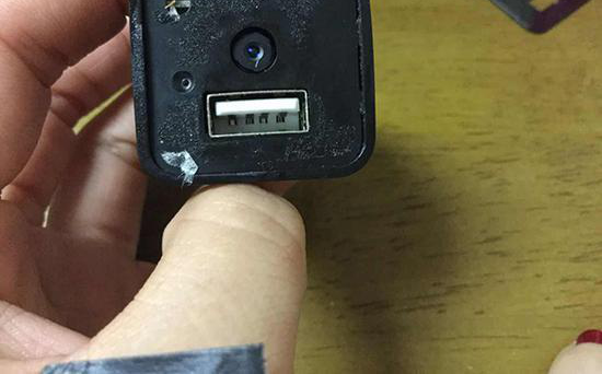 �й�����Ů��ԡ���ڷ��ְ�������ͷ����͵�ĸ����µ��Ǳ���������