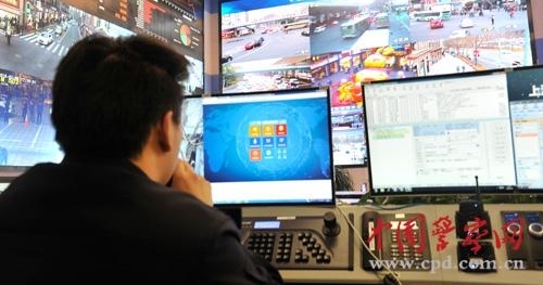 辞旧岁四海承平 迎新春警铃护安