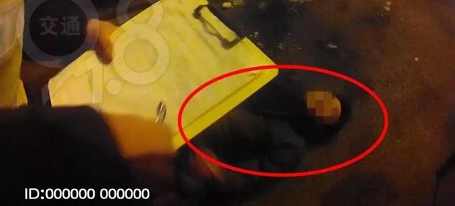 ���⣬�����񾯽�ͷһ����8�����������Ǿ�Ȼ�����ֹ�ϵ��