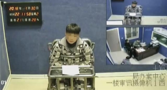 两名初中生因琐事在网吧起冲突 闹市区聚众群殴