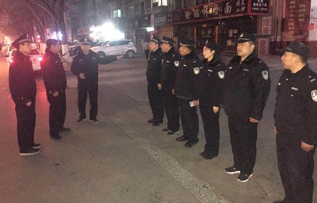 ������Է�ɳ��������� ���ڲ��ˡ���С�ҡ�   Ϊ����ҡ�
