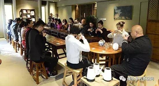 严绍云与学古茶空间里的“七杯茶疏”