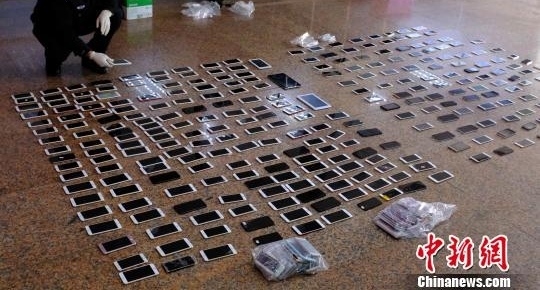 昆明打掉盗抢改销手机团伙 扣押涉赃手机2000余部
