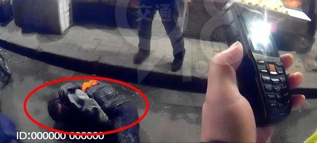 ���⣬�����񾯽�ͷһ����8�����������Ǿ�Ȼ�����ֹ�ϵ��
