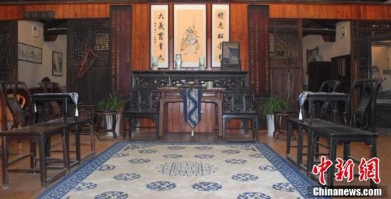 湖南民间收藏人筹建私家收藏室 藏品过万