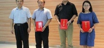 Ϊ��У��Ӧ����������˵ĺ���ʦ����
