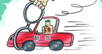 胆大包天!护士在警察眼皮底下帮醉驾男友换血液