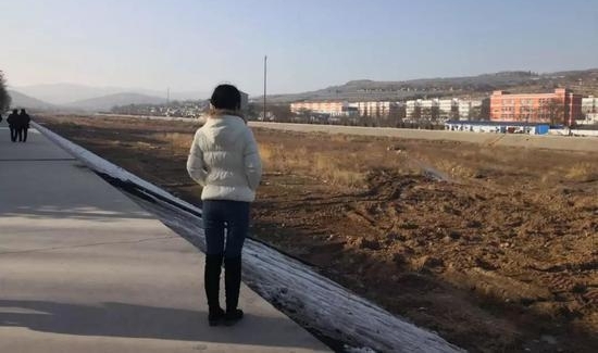 女子北漂8年后终回家:没房没车没户口也没对象