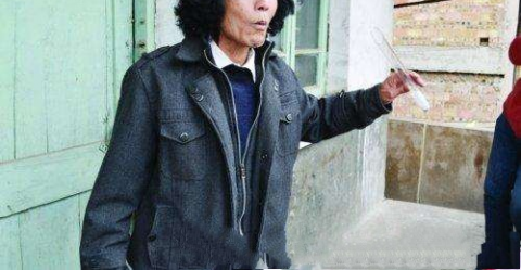 异食癖!男子吃玻璃上瘾,被逼无奈只能去医院检查