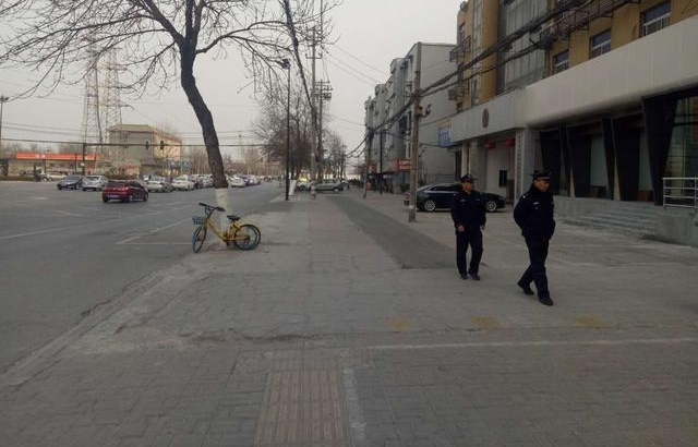������Է�ɳ��������� ���ڲ��ˡ���С�ҡ�   Ϊ����ҡ�