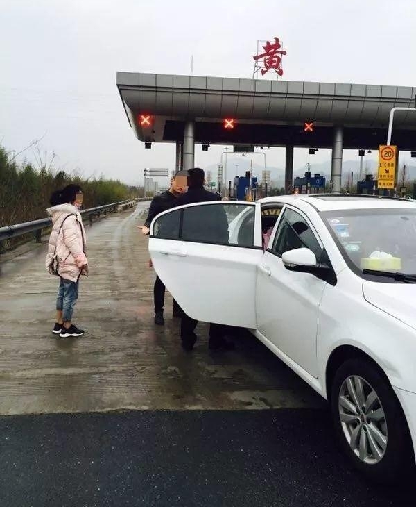 �����ѻؼң�ȴ��ͬ������ں��ݸ��٣�����޵ú�����