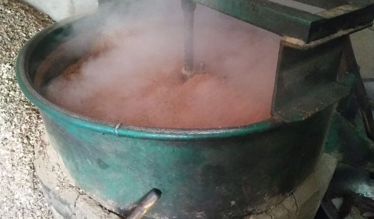农民带着自家的花生去榨油!为什么不用给加工费老板还倒给你钱?