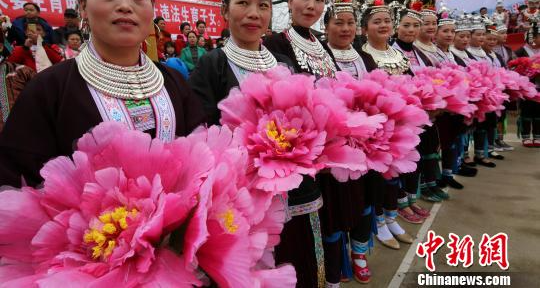 广西大苗山民俗活动引客来