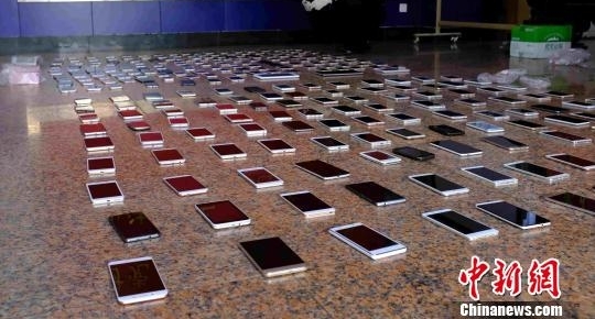 昆明打掉盗抢改销手机团伙 扣押涉赃手机2000余部