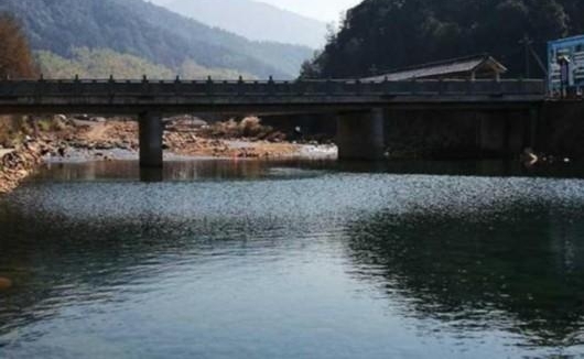 ������ɸ�����Ը��ͬ�ô�ѧ����Ϊ�㽭�ϼҽ����岻����š�