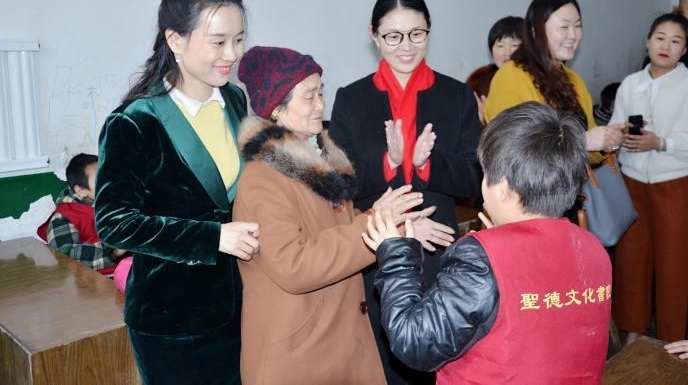 践公益 致良知---小荷公益携旭美集团赴曲阜开展暖心助学活动