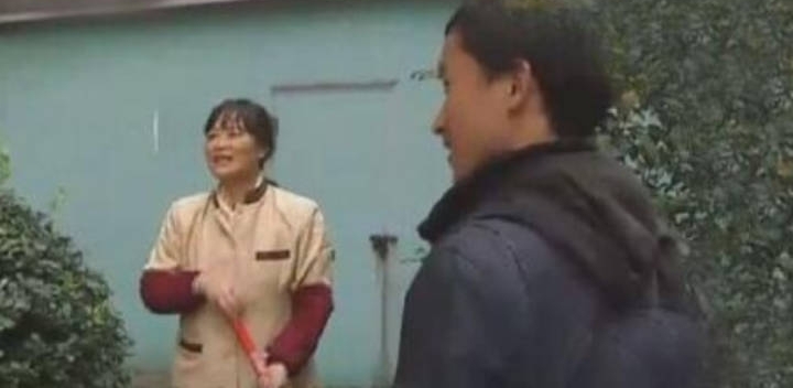 男子爱上六旬大妈,当准备结婚时,大妈却离奇失踪