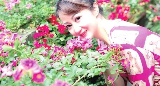 云南戏剧“山茶花奖”评比展演开幕 《锁麟囊》等三台大戏受热捧