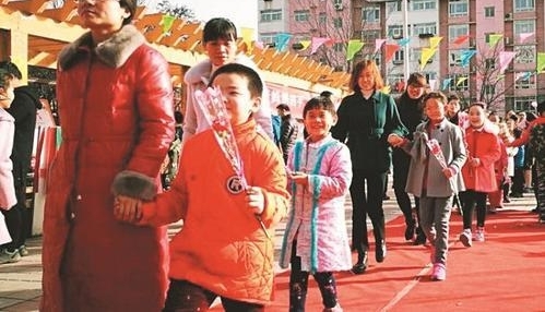 �ʻ�+ǣ��+�Ұ��� �ж�������������ӯ��