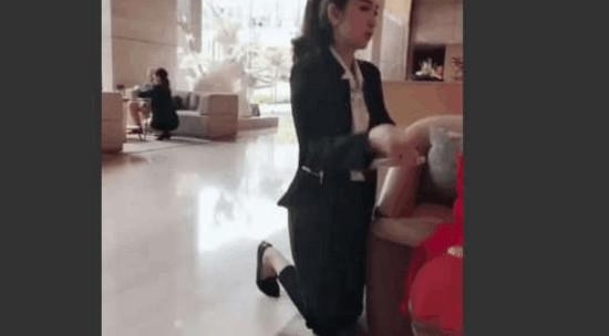 �Ƶ�Ҫ�����Ա���ڵ��ϡ����񡱣��ϰ�˵һ��Ԫ����н�ɲ��ɣ�
