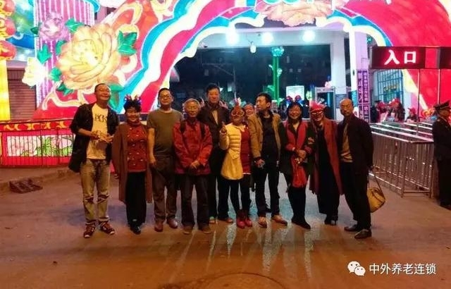 �ɶ������̻��Թ��ʹ��۵��У���ʳ����������
