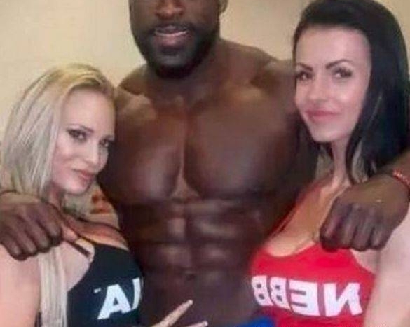 ����С�Ａ�ⷢ��õ���Ů�ķ��ģ������������˳�Ĭ