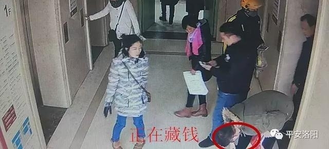 平安守护丨正能量!医院电梯遇扒窃,众人合力将其制服