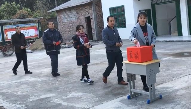 学习雷锋精神 让爱心点燃希望——高田镇乐响小学为徐猷祯同学开展募捐活动