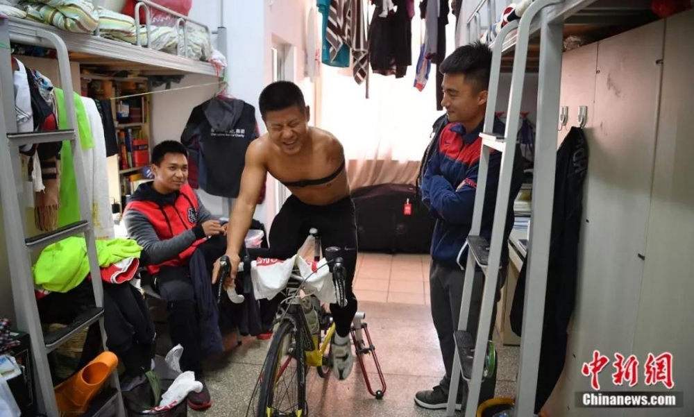 他是名残疾人,却活出了很多锛