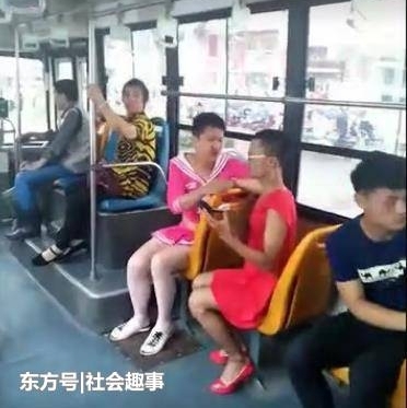 ��������2�������ӡ���ױ�������ԱߵĴ��������ˣ�