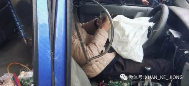 ��ͷȫ��ײ�ã��ֶ�4������������ײ��6������
