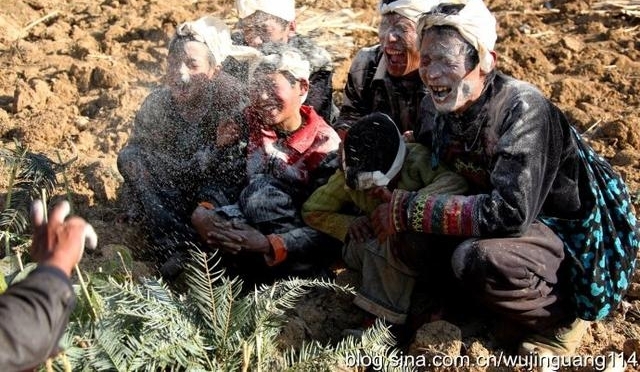 实拍:大凉山美姑彝人超度祖灵活动
