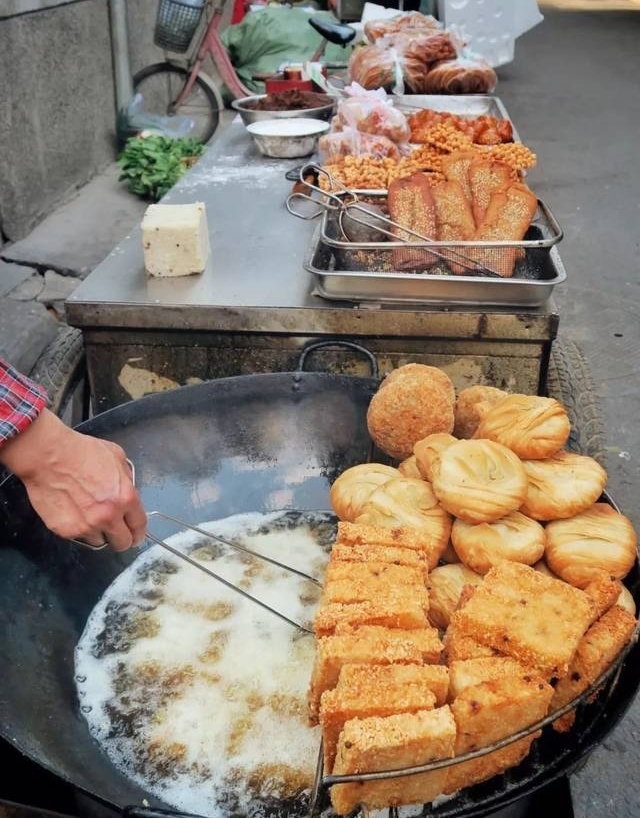 ���������ϵİ���С����������ӵ����ĳɶ�ζ��