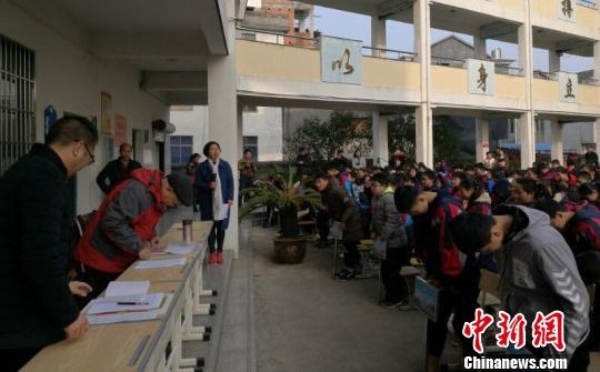 身患癌症坚守承诺 浙江七旬农民热心助学22载