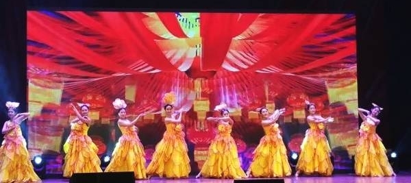 “春暖花开新时代”,番禺这场演出真是精彩绝伦!快快跟小番来看一看!
