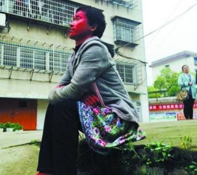 男子爱上六旬大妈,当准备结婚时,大妈却离奇失踪