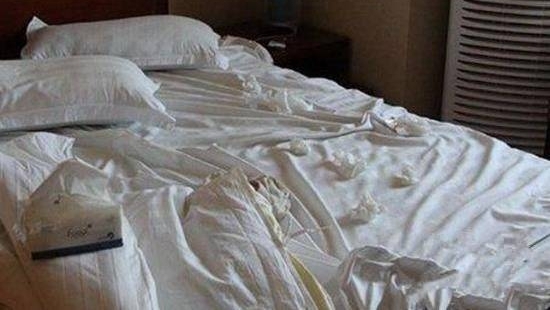 Ů��������Σ���ҹ���Լ����ѿ��ţ��ڶ���Ҫ����