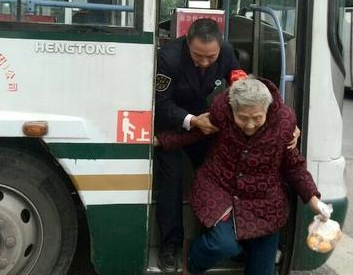 150�׵ľ��룬���������㿪��5���ӣ��˿Ϳ���ǰ����Ĭ��