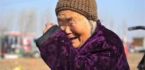 �и�ÿ����ȥ�����ݣ��д��Ϲ���ǽ��͵����������ݰ��и�������
