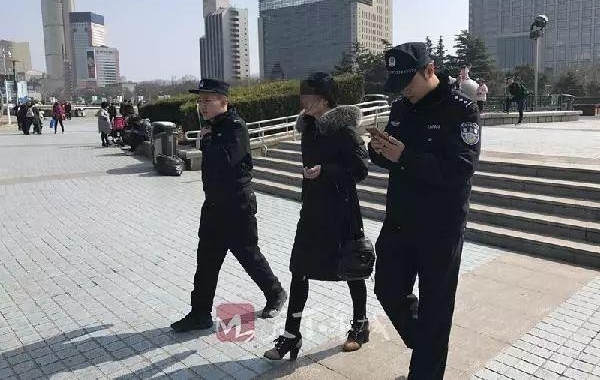 好消息!元宵夜走丢的男孩找到妈妈了!目前已回家~