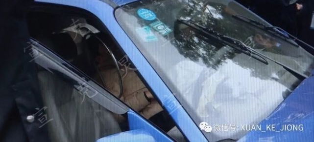 ��ͷȫ��ײ�ã��ֶ�4������������ײ��6������