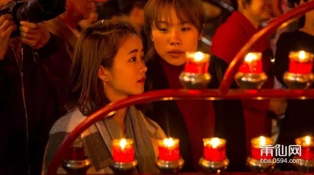 太疯狂!昨晚莆田文献步行街,望眼都是人,数百辆车动弹不得!