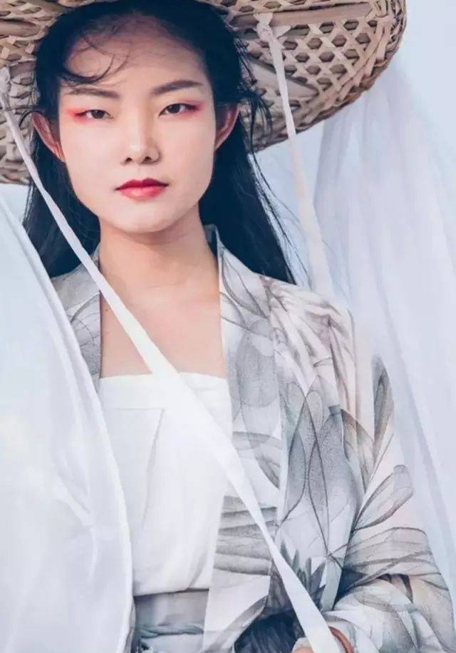 从汉服迷到云裳阁主理人,她说:做我喜欢的事,不争