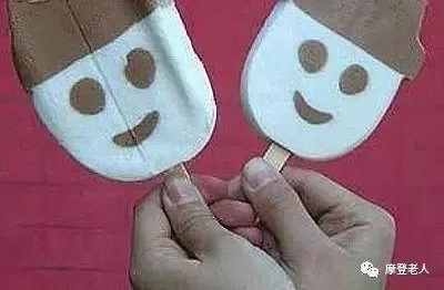 ����Ƭ��ÿһ�Ŷ��������������Ĺ��£�