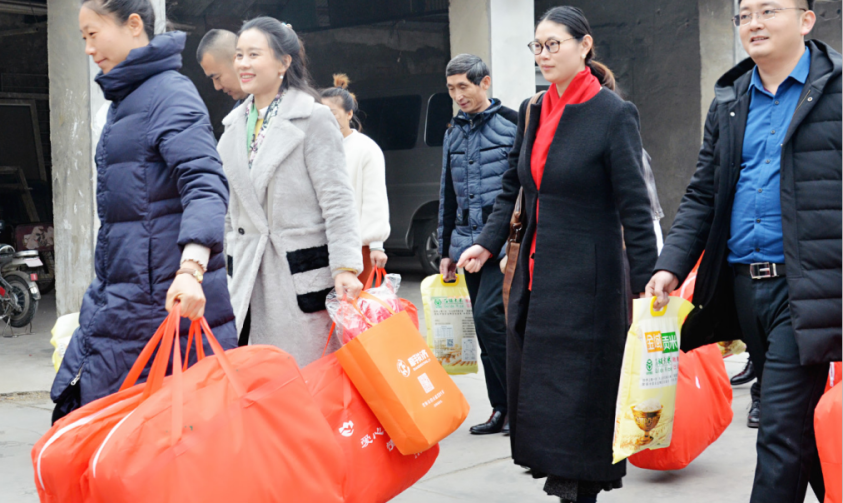 践公益 致良知---小荷公益携旭美集团赴曲阜开展暖心助学活动