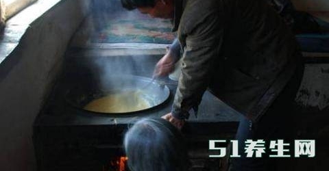 实拍:农村风欠烧大锅煮饭,有人没见过!