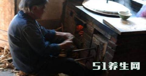 实拍:农村风欠烧大锅煮饭,有人没见过!