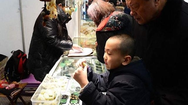 中国的和田玉都是哪些渠道卖掉了? 今天给大家了解下