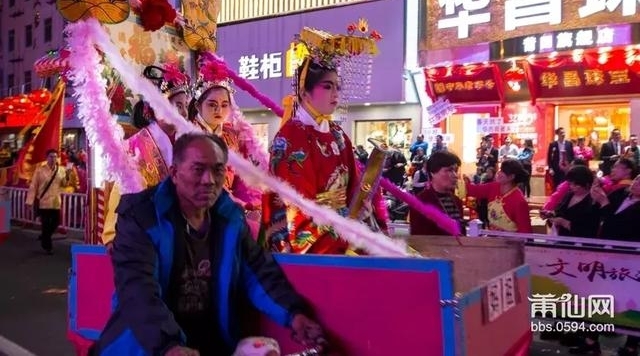 太疯狂!昨晚莆田文献步行街,望眼都是人,数百辆车动弹不得!